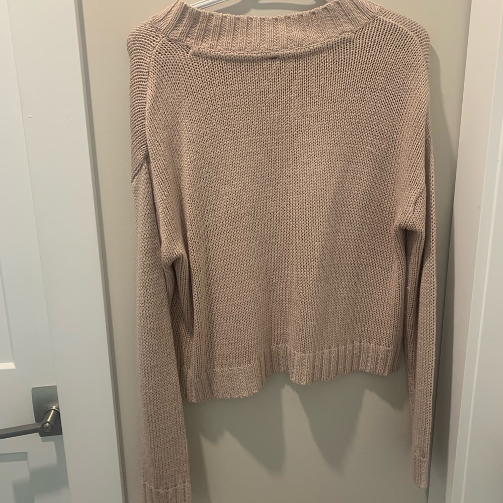 sweater - Picture 2 of 6